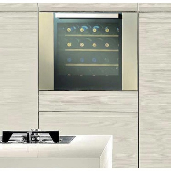 Винный шкаф Indel B BUILT-IN 24 HOMME PLUS